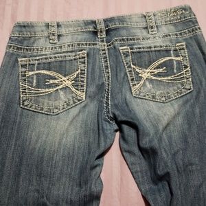 Light wash Silver Tuesday capris